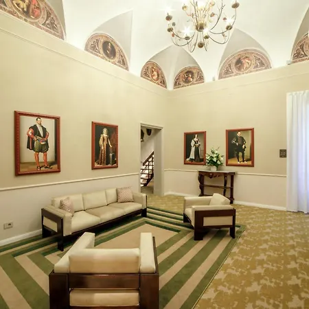 Rosetta Tapestry Collection By Hilton Hotel Perugia