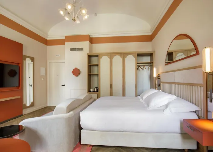 Rosetta Tapestry Collection By Hilton Hotel Perugia