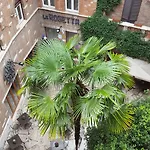 Otel Rosetta Tapestry Collection By Hilton Perugia