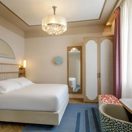 מלון Rosetta Tapestry Collection By Hilton 5*