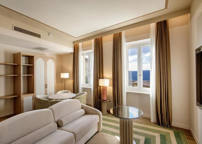 Rosetta Tapestry Collection By Hilton Hotel Perúgia