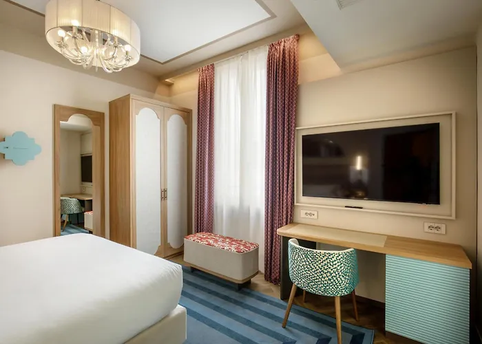 Rosetta Tapestry Collection By Hilton 5* Perúgia