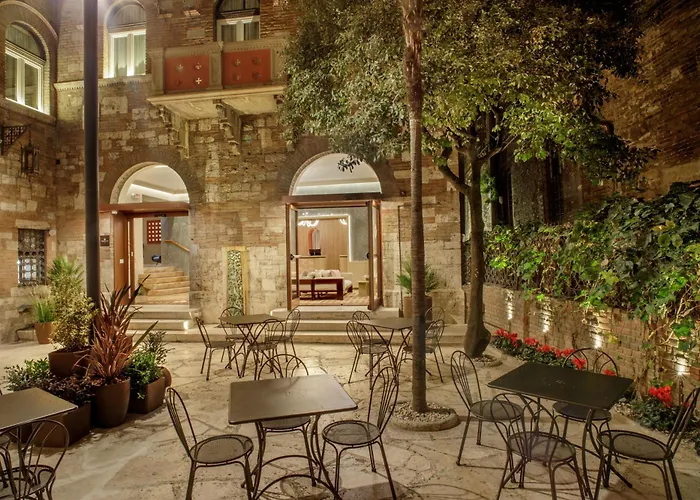 Rosetta Tapestry Collection By Hilton Hotel Perugia